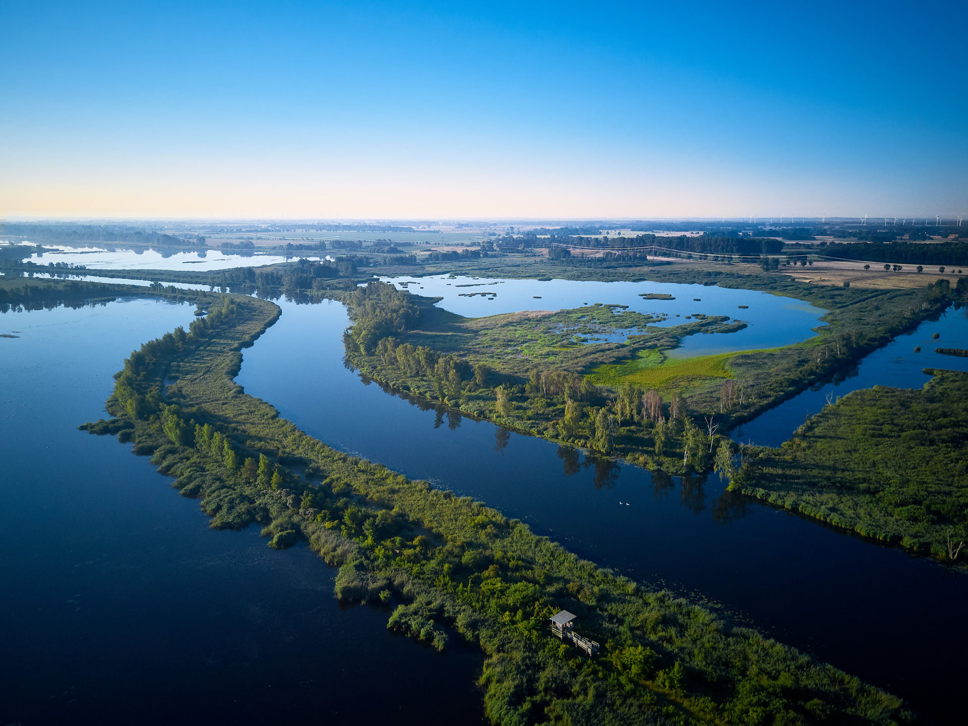 Weite Wasserlandschaft bei Menzlin